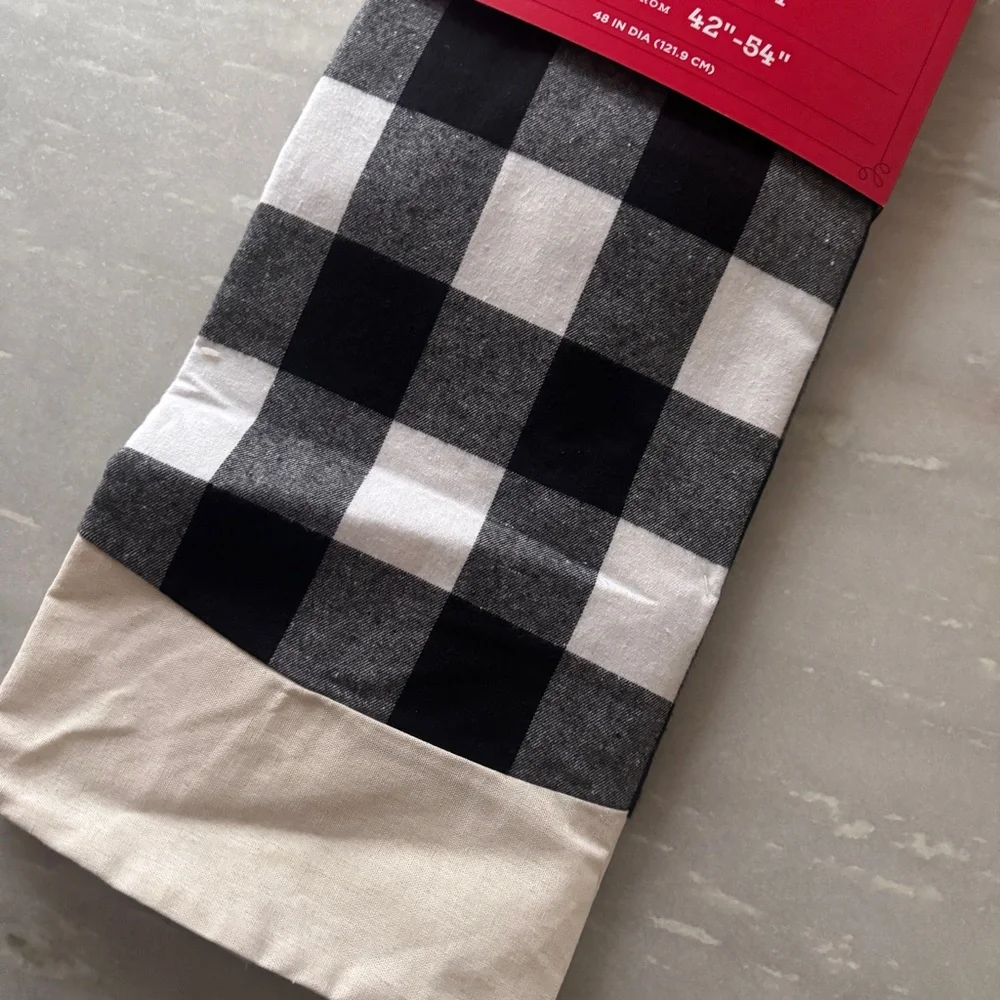 NWT 48in Buffalo Plaid Christmas Tree Skirt Black/Ivory - Wondershop